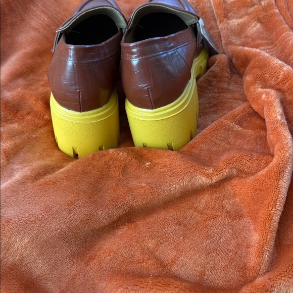 Stylish Brown Loafers with Yellow Soles - Picture 5 of 5